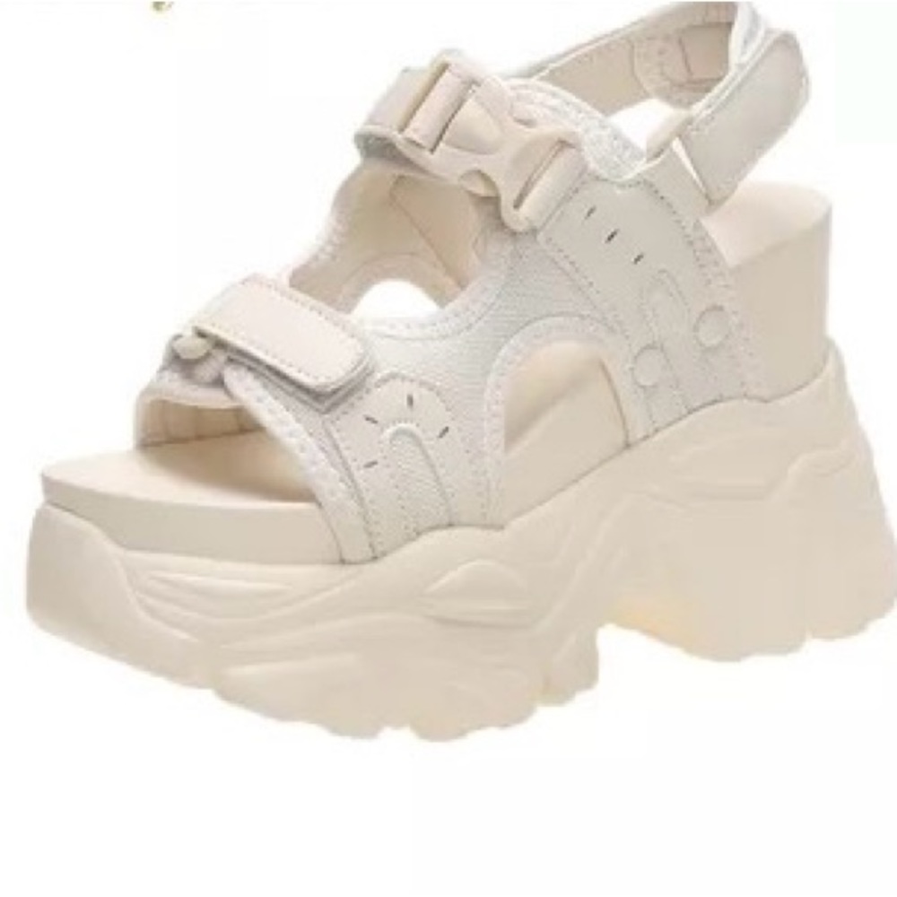 Women Sandals Peep-toe Wedge Platform Sneakers in Cream, Size 8